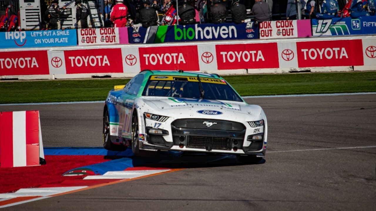 hero image for Fifth Third Bank Serving as Five-Race Sponsor of Chris Buescher in 2024
