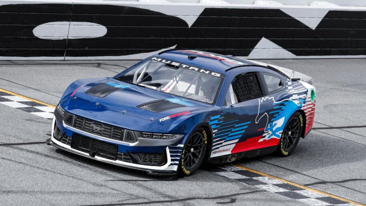 hero image for Mustang Dark Horse to Debut on NASCAR Cup Series Circuit in 2024