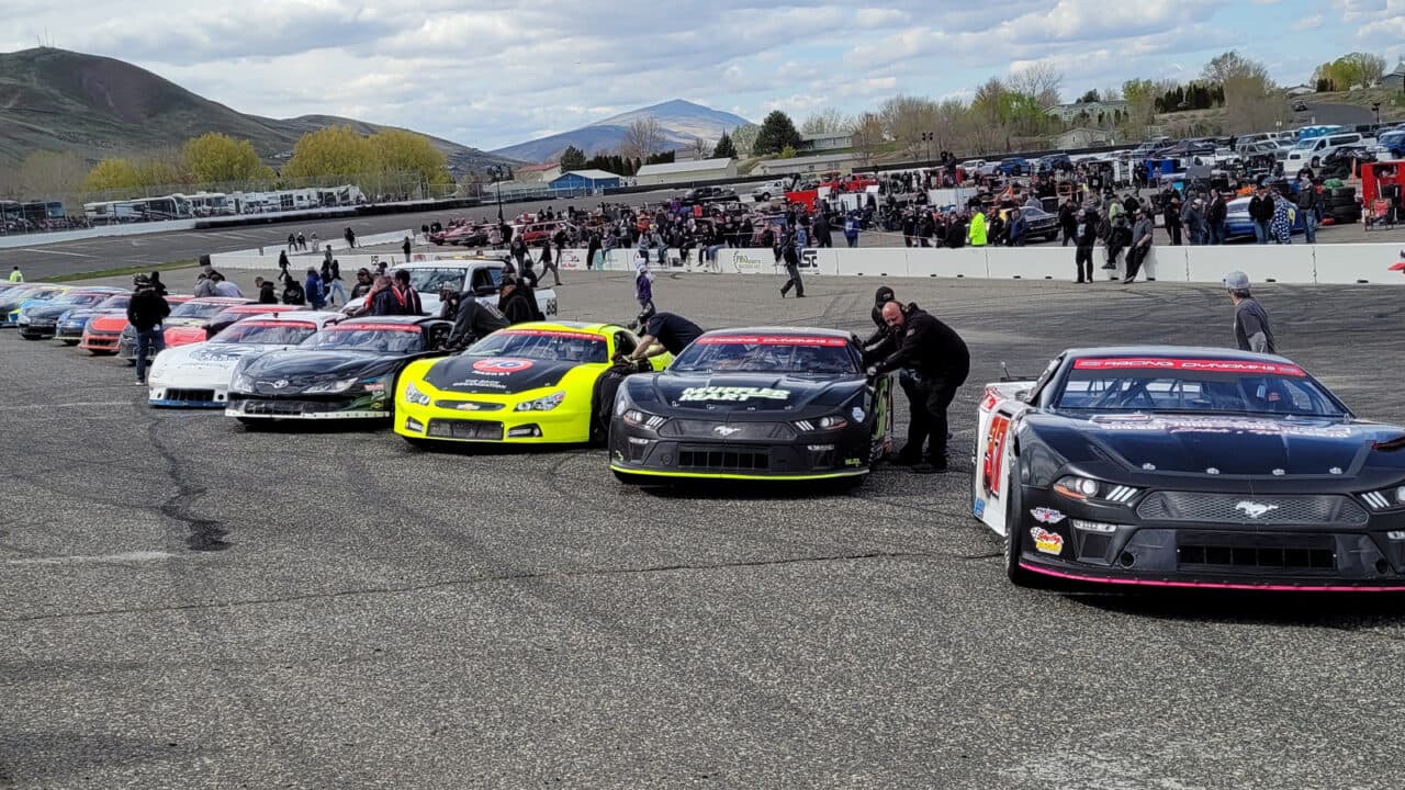 hero image for Apple Cup 125 Kicks Off Northwest Super Late Model Series Season