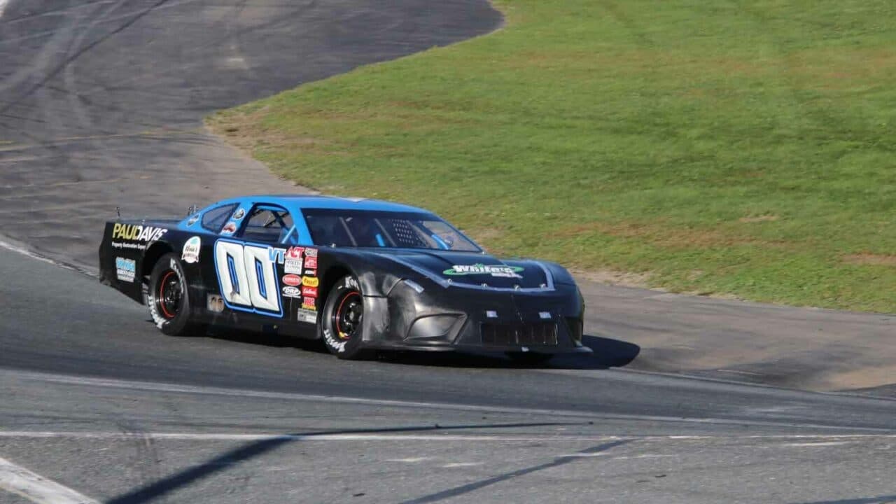 hero image for A Three-Man Race for Maplefield Late Model Rookie of the Year at Thunder Road