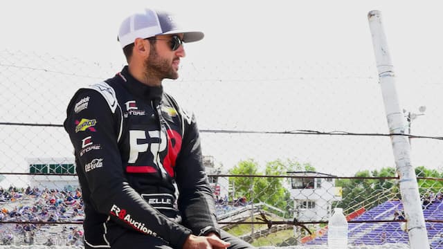 Chase Elliott Slinger Candid