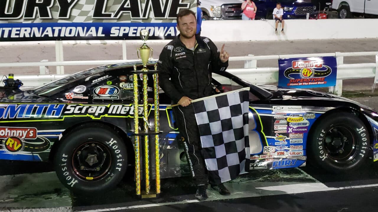 hero image for Dustin Smith Tallies Another Pro Late Model Win at Mobile