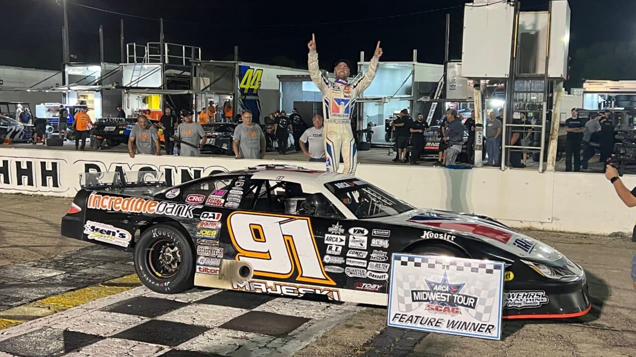 hero image for Majeski Holds off Johnson for Third Dixieland 250 Win