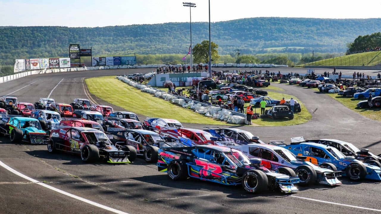 hero image for Race of Champions Modified Series Celebrating 300th Race at Chemung