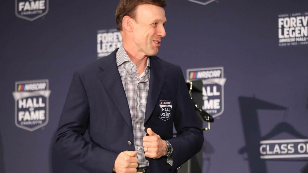 hero image for Matt Kenseth Joins LEGACY MOTOR CLUB as Competition Advisor