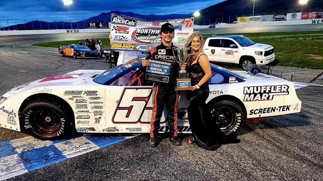 hero image for Northwest Super Late Models Roll Into Wenatchee Valley for Leonard Evans Memorial 150