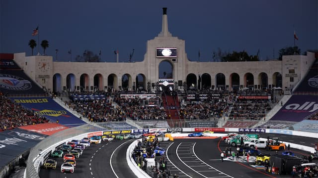LA Coliseum Backdrop Clash