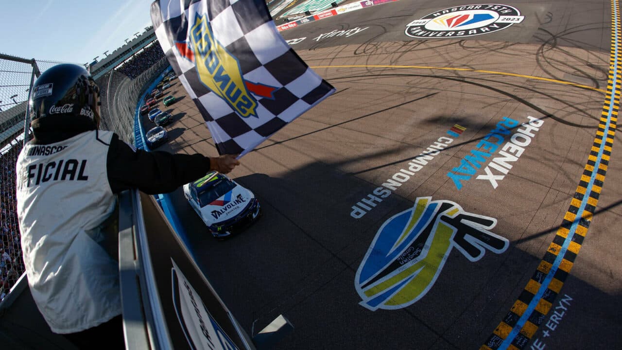 hero image for Points Report: United Rentals Work United 500 at Phoenix Raceway