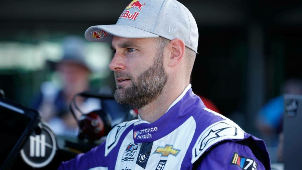hero image for Shane Van Gisbergen to Contest Seven-Race Cup Program with Kaulig Racing