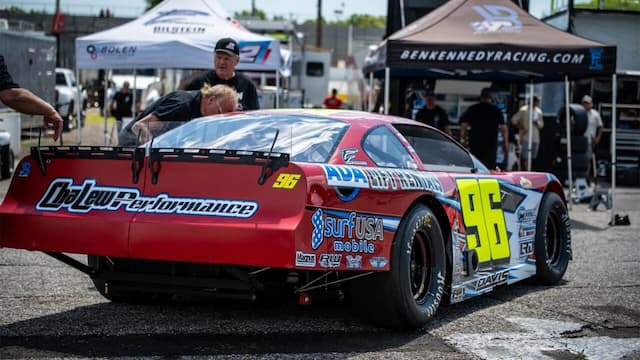Spencer Davis Pits Five Flags