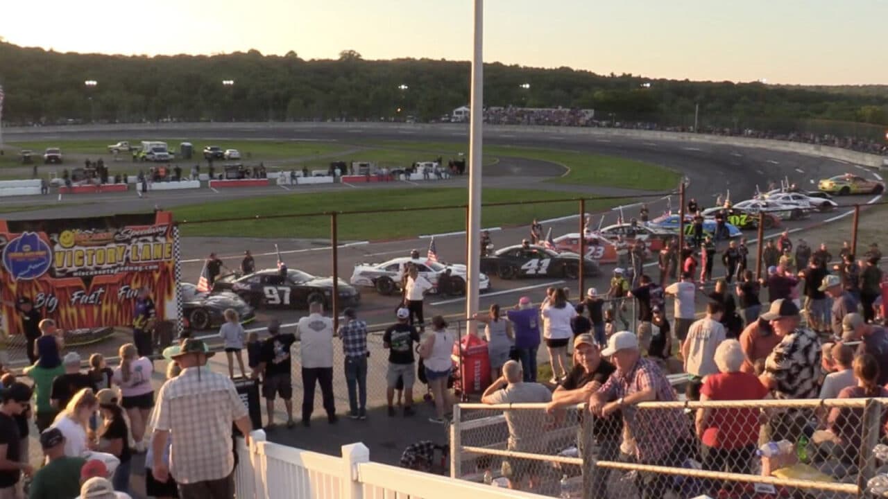 hero image for Labor Day Weekend RacingAmerica.TV Viewing Guide