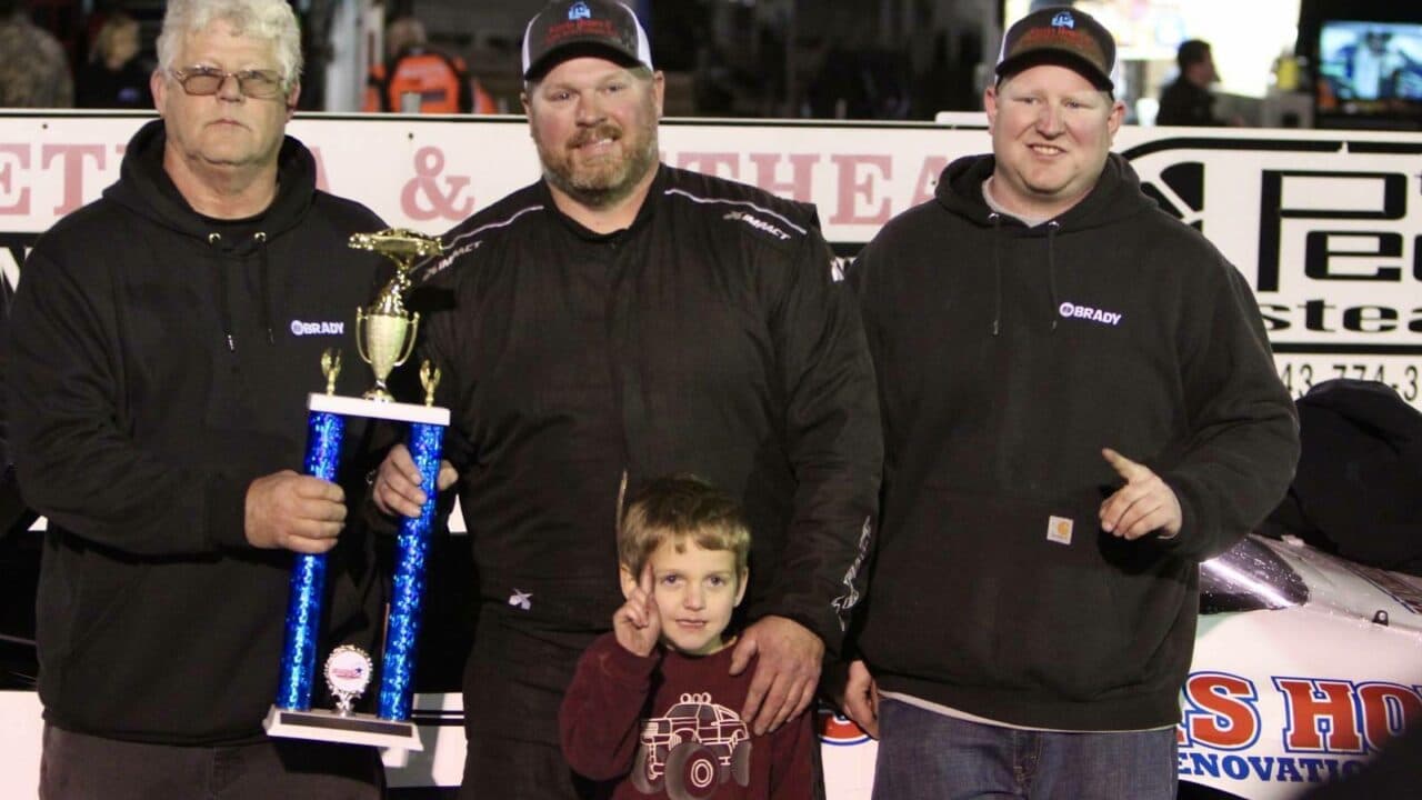 hero image for Jeff Sparks Holds Off Gary Ledbetter for First Victory in New Year's Bash