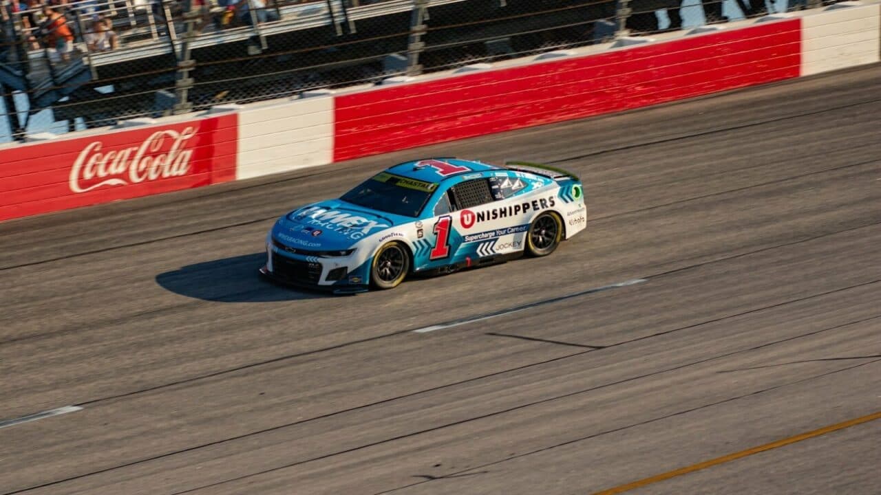 hero image for Ross Chastain Minimized Mistakes on Path to Top-Five Finish at Darlington