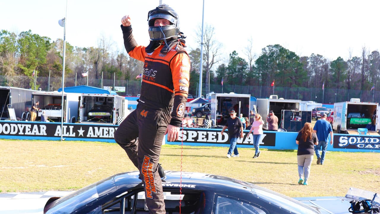 hero image for Late Surge Propels Dylan Newsome to First Late Model Victory