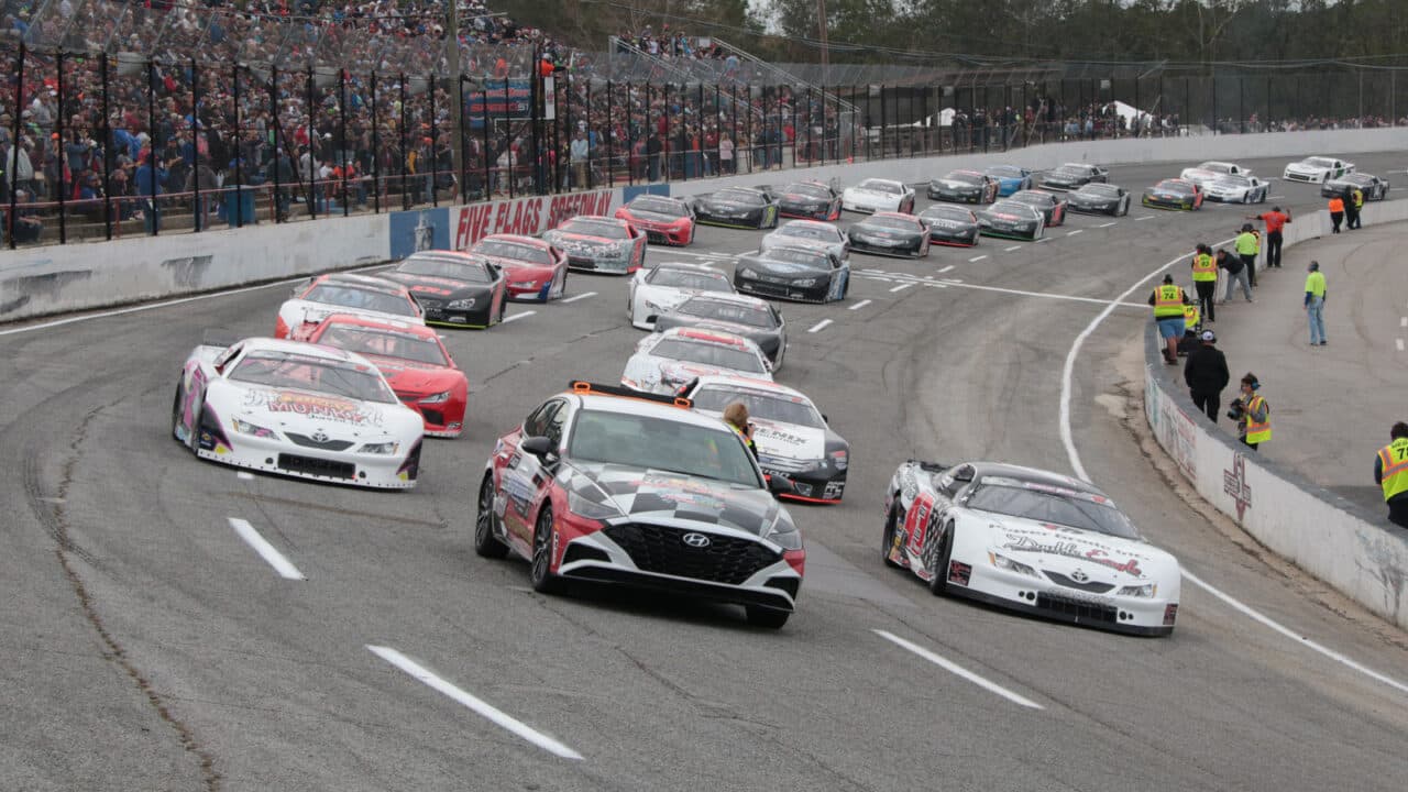 hero image for First Look at Snowball Derby, Snowflake 100 Entry Lists