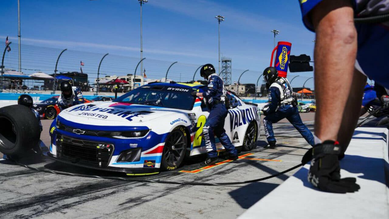hero image for Unofficial Race Results: United Rentals Work United 500 at Phoenix Raceway
