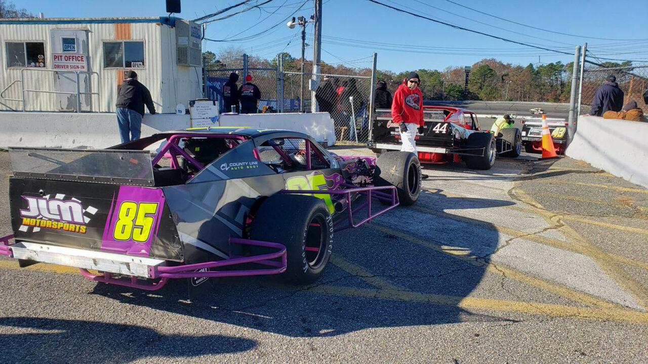 Turkey With Racing Flags Racing America to Broadcast Turkey Derby from Wall Stadium